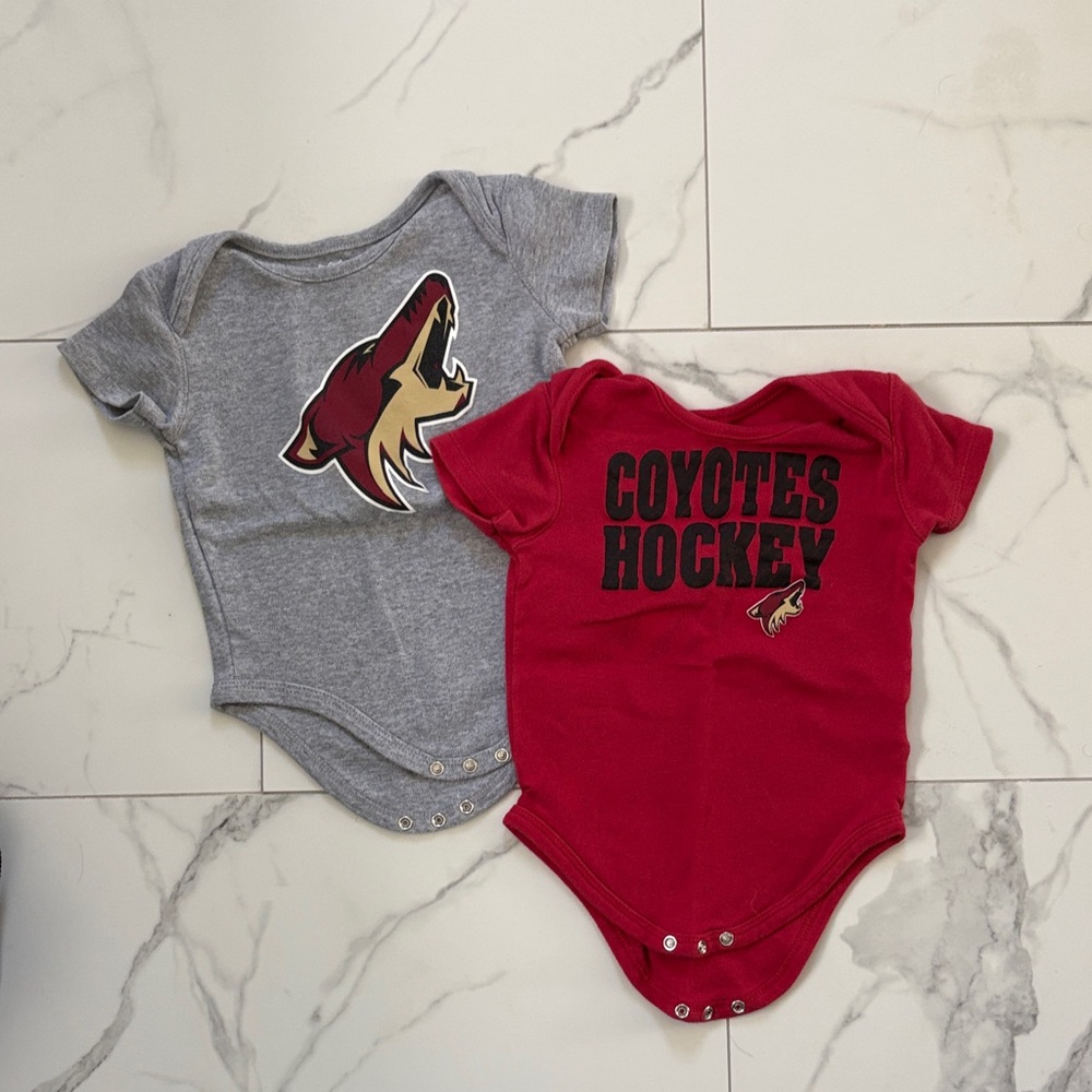 NHL Coyotes Baby Bodysuit Set - Gray & Red